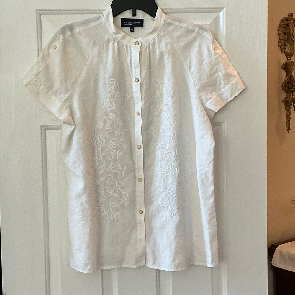 Jones New York White Embroidered Button-Front Top